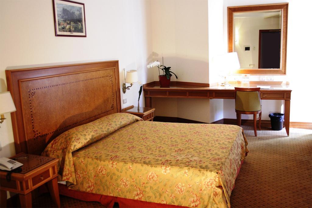 Sunrise Hotel Roma